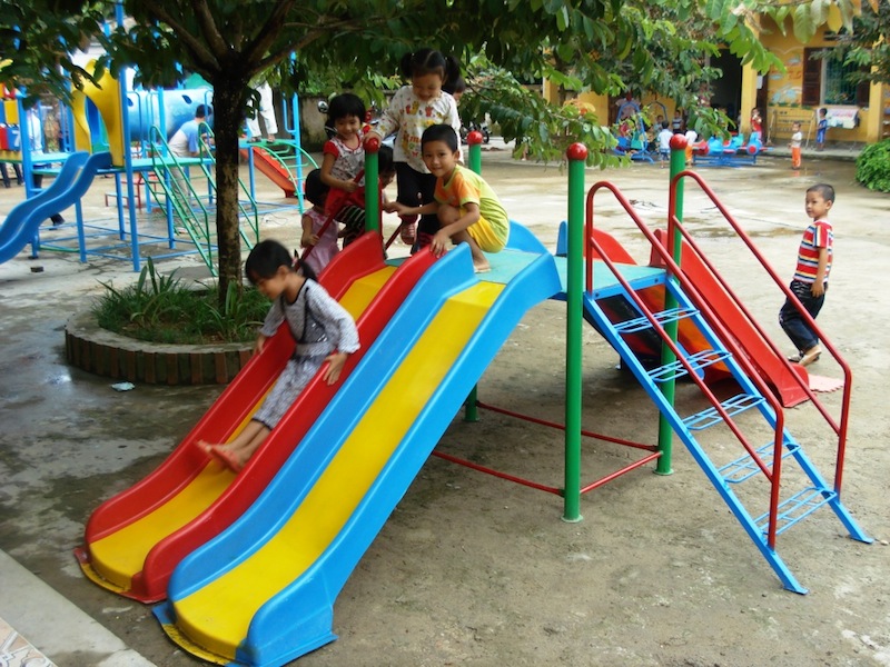 Những tiêu chí cần biết khi lựa chọn cầu trượt trẻ em