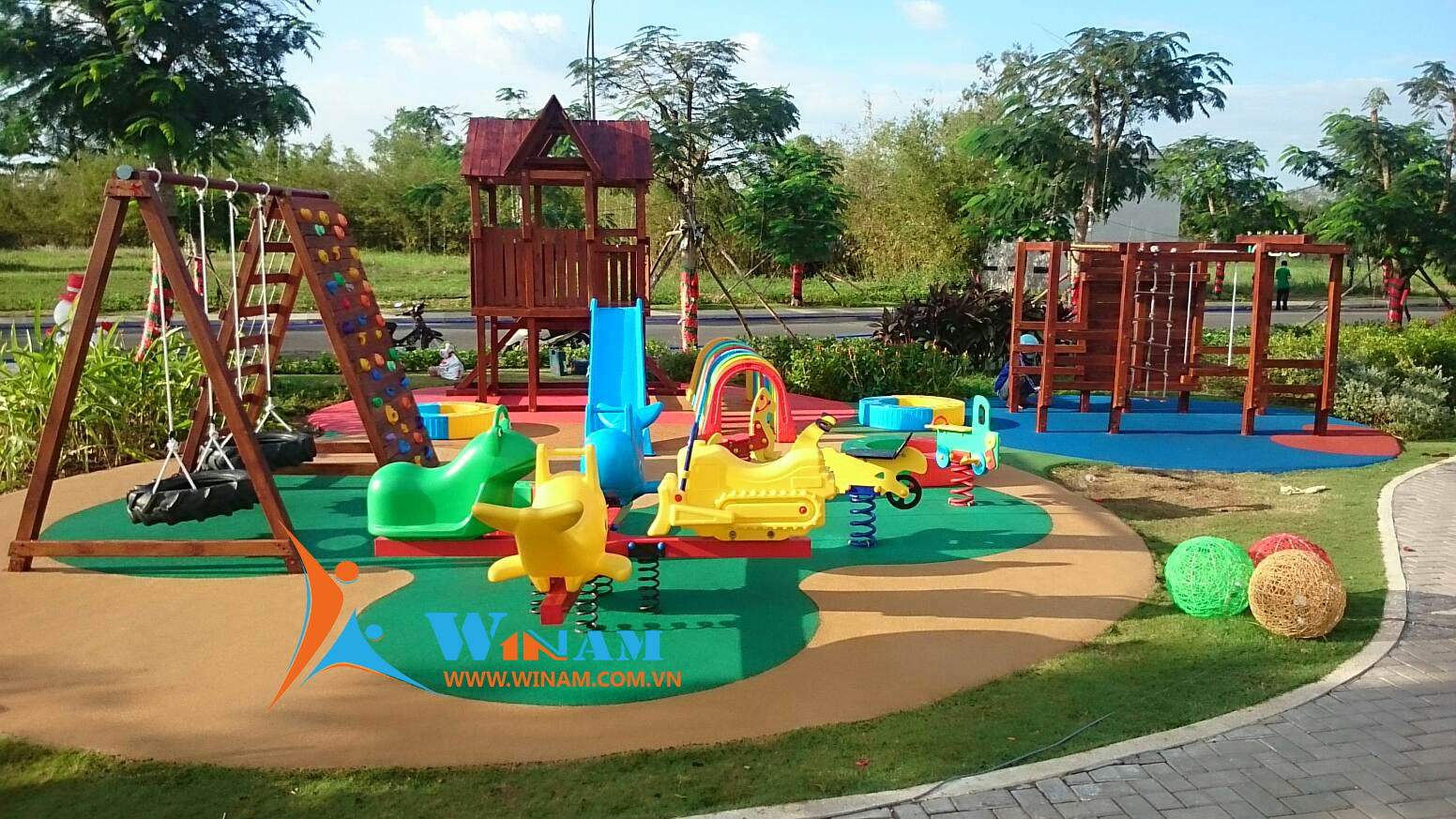 Làm thế nào để sử dụng các thiết bị sân chơi trẻ em được lâu dài?